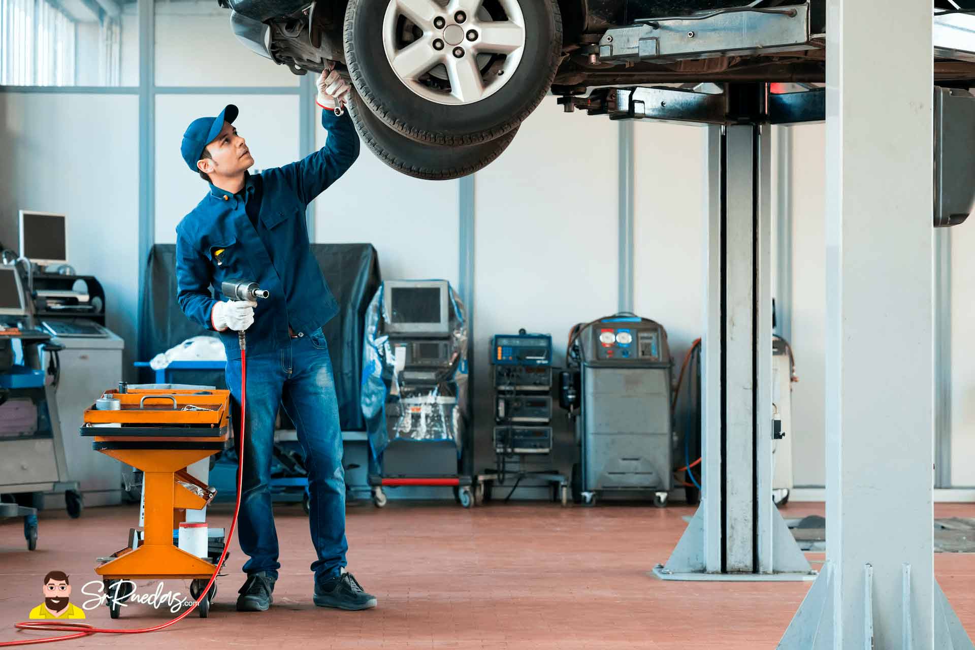 Maquinaria-taller-mecanico-automotriz-opt